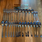 33 pieces of oneida stainless american colonial pattern cutlery