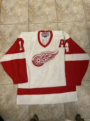 Camiseta deportiva vintage Detroit Red Wings Brendan Shanahan #14 CCM para hombre mediana blanca roja Foto 1 de 4