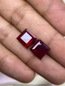 Piedra preciosa de cuarzo granate de corte cuadrado para diseños de joyas elegantes brillantes rojas profundas - Imagen 1 de 10