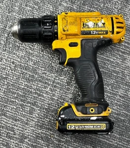 Trapano/Avvitatore combinato senza fili originale DEWALT DCD710 12V 1,5 AH 34371 - Foto 1 di 12