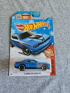 2016 Hot Wheels Fiocchi di neve 15 DODGE CHALLENGER SRT Blu 109/250 GRANDE CARTA - Foto 1 di 4