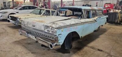 Ford Country 1959 sedán husillo delantero izquierdo estilo tambor de nudillos 1073723 Foto 1 de 4