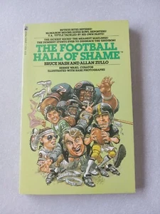 Vintage 1986 The Football Hall Of Shame Bruce Nash & Allan Zullo Paperback Book - Imagen 1 de 2