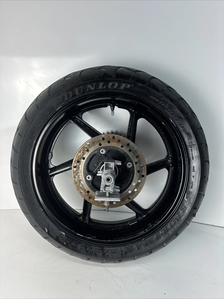 Llanta trasera Honda CBR600F3 1996 con piñón de rotor de neumático OEM llanta recta buena Foto 1 de 4