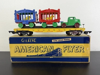 AMERICAN FLYER CIRCUS FLATCAR 643 WITH ORIGINAL ALLIED PLASTICS TRUCK & CAGES - Image 1 of 4