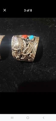 Puños de reloj Navajo turquesa y coral plata de ley firmados Foto 1 de 2