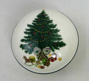 Mikasa Heritage Trinket Box Christmas Story Round Tree Gifts Bow 3.5" x 2.5" - Picture 1 of 6