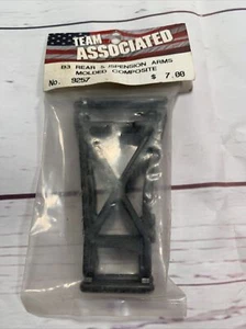 Team Associated 9257 B3 Rear Suspension Arms Molded Composite Vintage RC10 BOXA6 - Picture 1 of 3