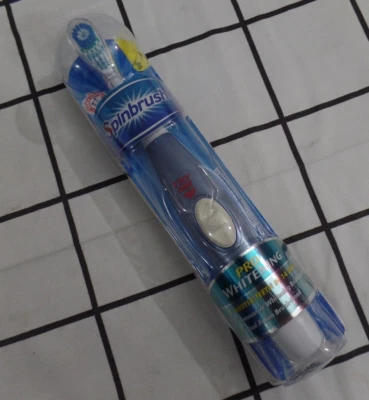 NUEVO Cepillo de dientes blanqueador profesional Arm & Hammer Spinbrush SUAVE 1 ct Foto 1 de 3