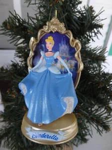 Vintage Hallmark Keepsake Ornament,1997 Disneys CINDERELLA - Picture 1 of 8