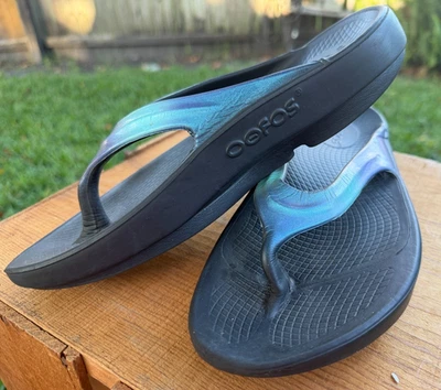 Женские сандалии-шлепанцы Oofos Oolala 7 Luxe синие омбре восстановление стринги калипсо! - Изображение 1 из 4