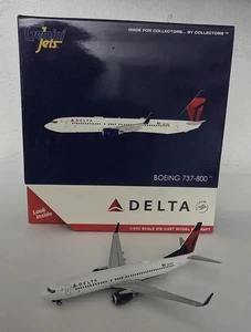 GeminiJets 1:400 Scale Delta Airlines Boeing 737-800 Model (N374DA) - Picture 1 of 6