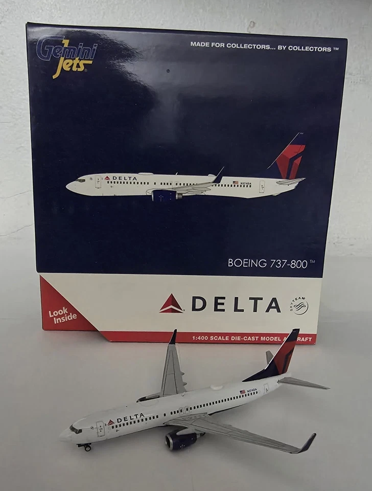 GeminiJets escala 1:400 Delta Airlines Boeing 737-800 (N374DA) Foto 1 de 4