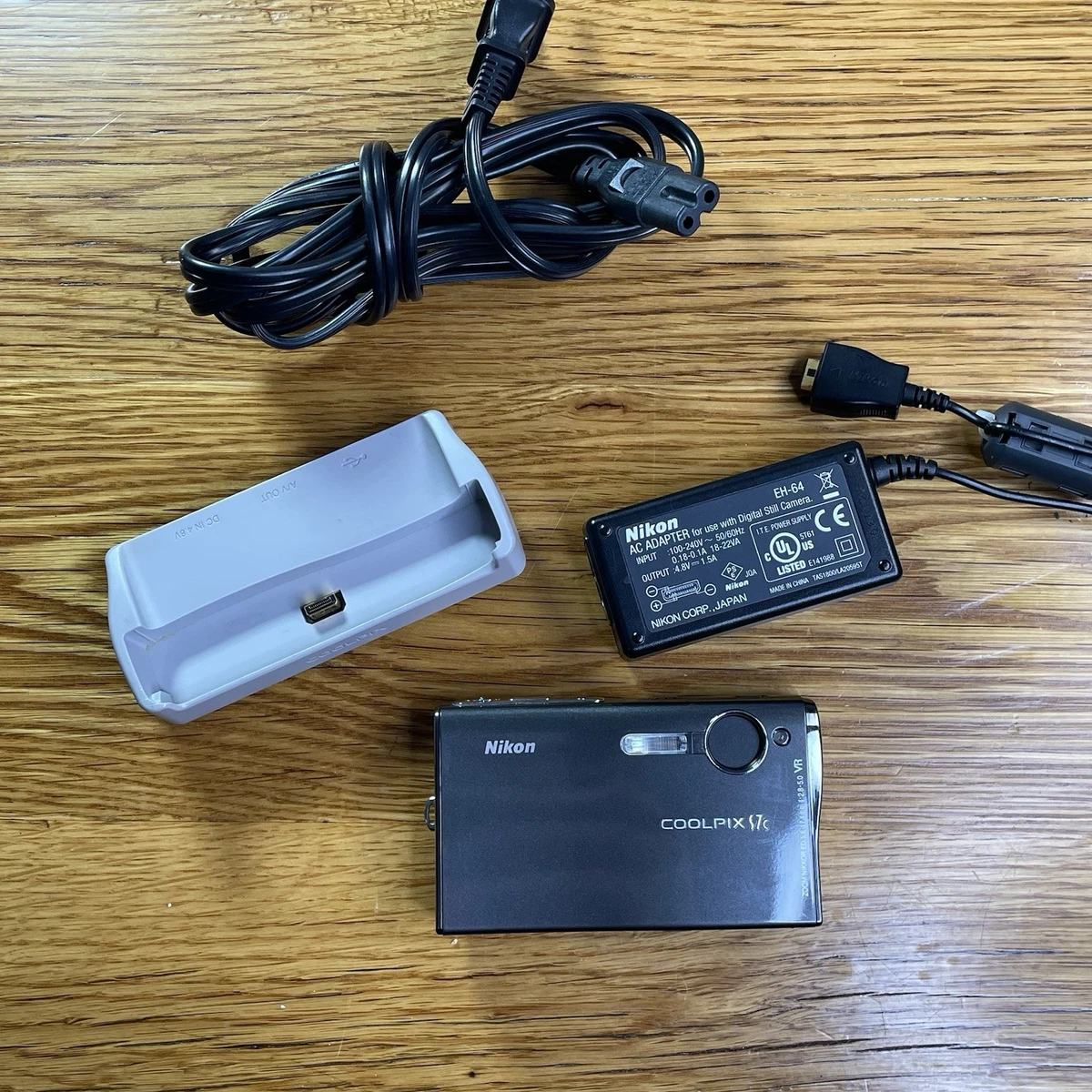 10ABM051 Nikon ニコン COOLPIX S7デジカメ 動作品 10ABM051 Nikon