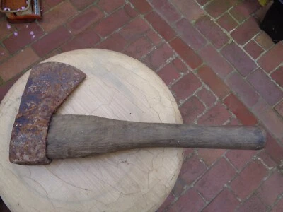 ANCIENNE HACHE DE MINEUR  - Photo 1/4