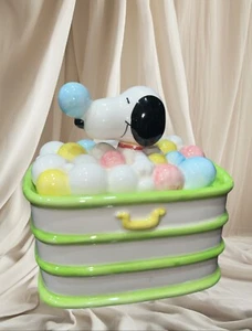 Vintage Snoopy Peanuts Ceramic Bubble Bath Trinket Box Charles Schulz 1966 Japan - Picture 1 of 5