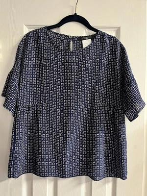Fabulous Weekend Max Mara Navy Print Top Size 4 - Image 1 of 4