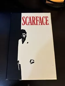 JUEGO DE CAJA DE REGALO UNIVERSAL STUDIOS SCARFACE - Vaso de chupito, abrebotellas y frasco - Imagen 1 de 8