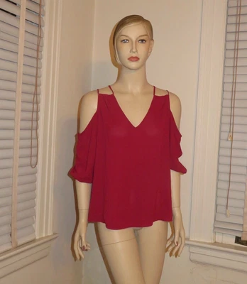 Top Collective Concepts Granate Talla S Hombro Frío y Hombro Superior Abierto ¡FIESTA! Foto 1 de 4