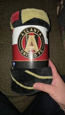 亚特兰大联队足球 MLS 超级毛绒玩具 (46 英寸 x 60) — 第 1/4 张图片