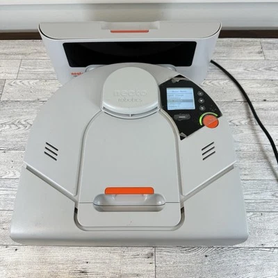 Neato Robotics XV-12 Robot Aspirapolvere per Animali Domestici HEPA Xlnt Forma Funzionante! - Immagine 1 di 4