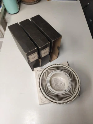 Lote De 3 - Vintage GAF Rototray 100 Bandeja Deslizable Carrusel Giratorio Con Funda Foto 1 de 2