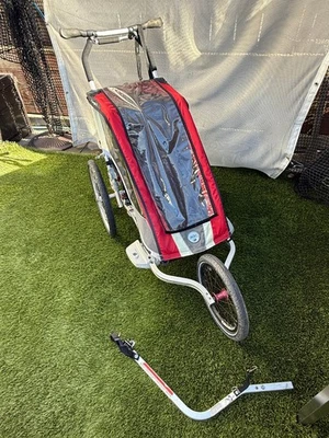 Chariot Cougar 1 reboque de bicicleta multiesportivo com engate e jogger / kit de roda de jogging - Imagem 1 de 4