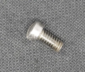 Penn Rolle 85 Sea Boy 32-14 CH linke Seitenständerschraube 9,1 mm lang - Bild 1 von 1