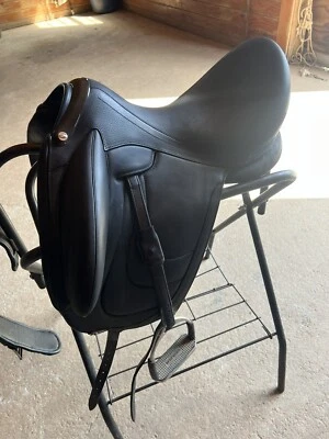 Sillín de doma Devoucoux Makila Harmonie S 2023 17-17,5" Foto 1 de 4