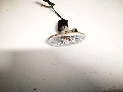 Nissan Murano 2005 repetidores laterales transparentes - delantero izquierdo usado, genuino #2408799-60 Foto 1 de 4