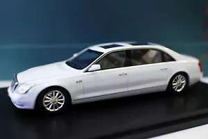 Modellino auto Maybach 62S bianco pressofuso scala 1/43 giocattolo collezione regalo nuovo con scatola - Foto 1 di 6