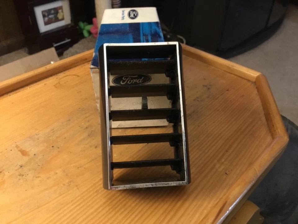 Ford Torino Ranchero 1972 rejilla de registro de tablero central aire acondicionado nuevo de lote Foto 1 de 3