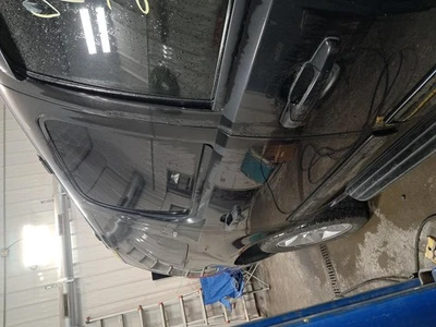 Conjunto de puerta trasera derecha usado lado trasero se adapta a: 2013 GMC Yukon XL 1500 trasero derecho Foto 1 de 4