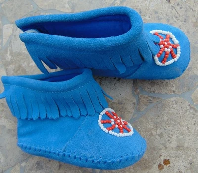 BLUE SUEDE LEATHER BEADED MOCCASINS ~ FRINGED TODDLER BOOTIES ~ SIZE 3 ~ NEW - Image 1 of 4