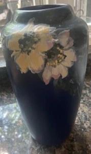 Vaso Hudson vintage grande ceramica blu Weller con fiori alto 9 3/4" - Foto 1 di 16