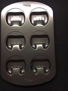 "WILTON" VAMPIRZÄHNE Muffin/Backform 12" x 7,75" ergibt 6 Zähnesätze L@@K! - Bild 1 von 2