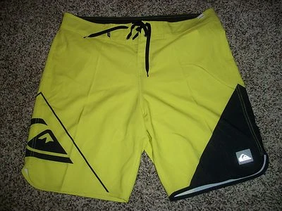 QUIKSILVER Nuevo Con Etiquetas Pantalones Cortos de Natación para Hombres Amarillo Neón Negro Logo 32 34 36 38 Foto 1 de 2