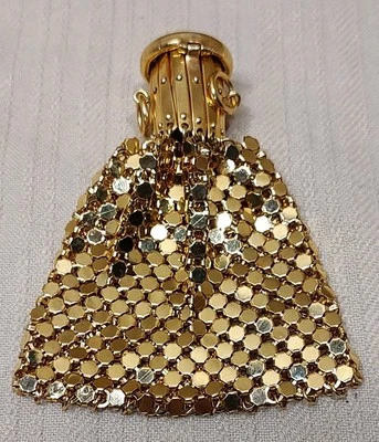 Bolso de mano de malla dorada brillante vintage monedero extensible con bisagras superior Foto 1 de 4