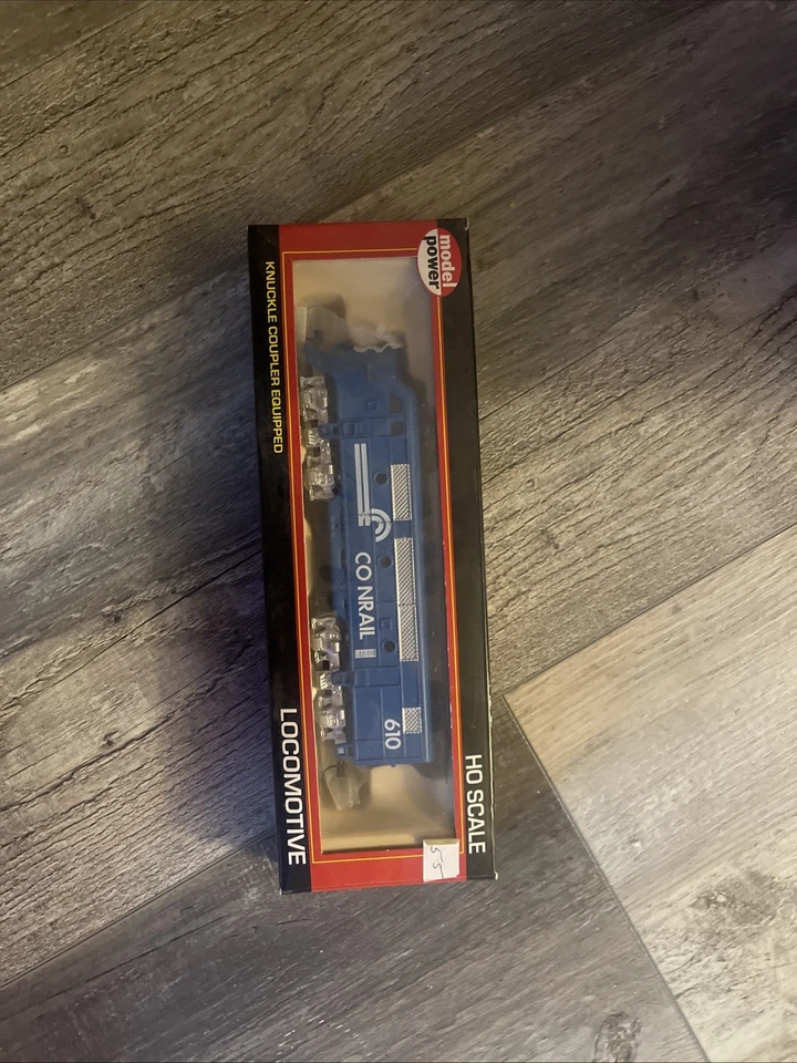 conrail no. 96807 dual drive lighted f2 with couplers  - Image 1 of 1