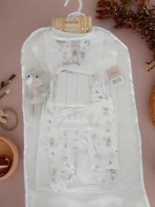 Newborn Baby Set, 0-3, 3 - 6 Months 10 Piece, Unisex, gift sets, stylish & Uniqu - Picture 1 of 7