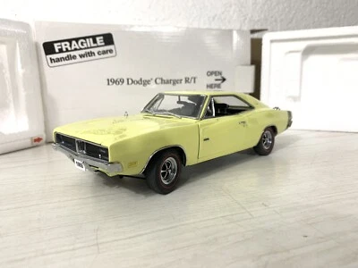 Dodge Charger RT 426 Hemi 1969 escala 1:24 Danbury como nuevo caja original Foto 1 de 4