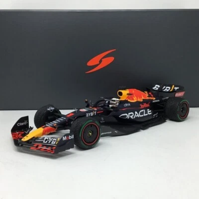 Max Verstappen 2022 Oracle Red Bull Racing RB18 Winner Japanese GP 1:18 F1 Dieca - Image 1 of 4