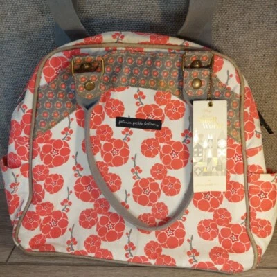 Mochila Petunia Pickle Bottom Disney It's A Small World Sashay Sachel Floral  Foto 1 de 4