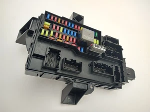 2007 - 2014 Ford Lincoln Distribution Block Relay Fuse Box BL1T-15604-AB OEM - Picture 1 of 11