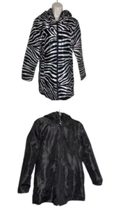 Chaqueta impermeable Ubu negra cebra reversible talla S plisada capucha viaje caprichoso - Imagen 1 de 9