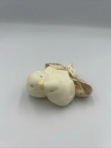 Vintage Dept 56 Bisque Love Birds coppia uccellini di neve statuina da Taiwan - Foto 1 di 4