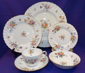 BEAUTIFUL MINTON CHINA MARLOW 6 PIECE PLACE SETTING S-309 MULTI-FLORAL ENGLAND - Picture 1 of 10