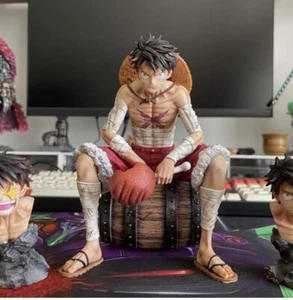 BT Studio One Piece Eating Meat Monkey D Luffy Resin Model Painted In Stock - Picture 1 of 10