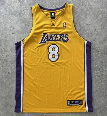 CAMISETA VINTAGE KOBE BRYANT REEBOK LOS ANGELES LAKERS #8 AUTÉNTICA COSIDA AMARILLA 52 Foto 1 de 4