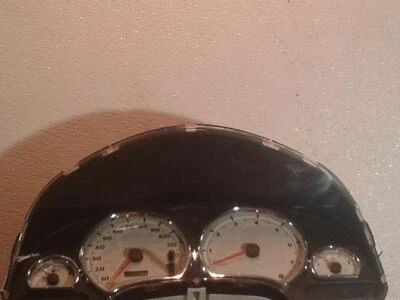 Medidor de velocímetro usado se adapta a: 2004 Saturn Vue Cluster EE. UU. Grado A Foto 1 de 4